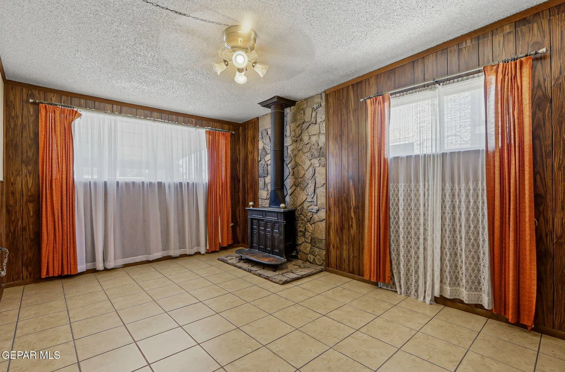Photo of 10161 BERMUDA Avenue