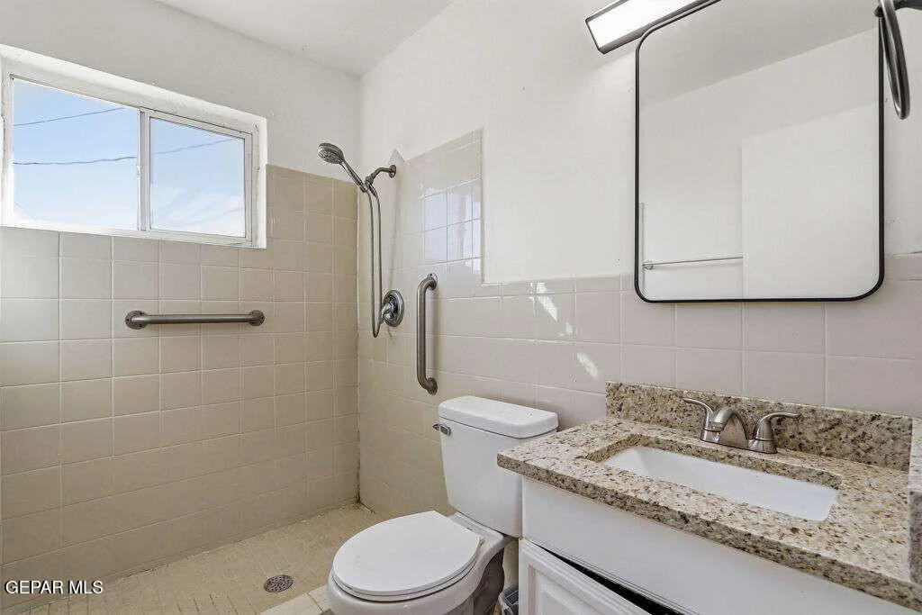 Photo of 5000 MEADE Court