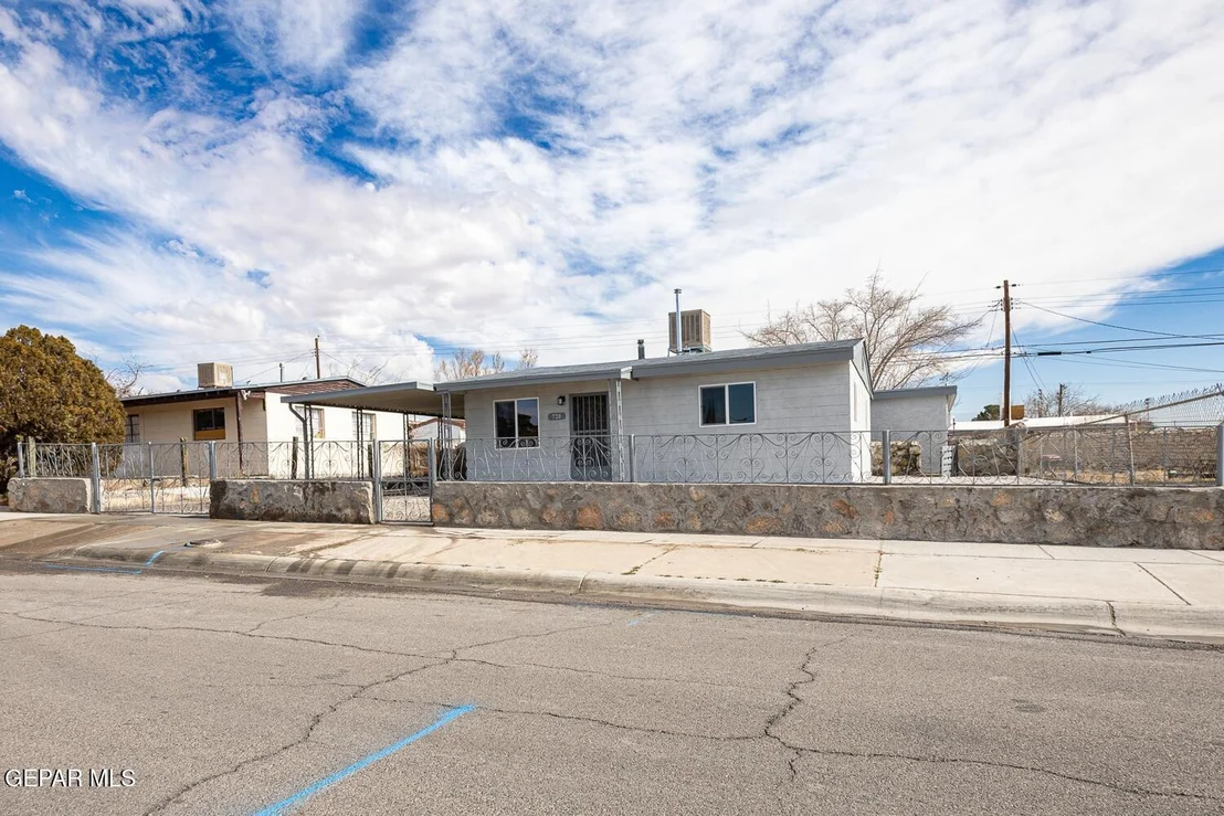 Photo of 720 Santa Barbara Drive