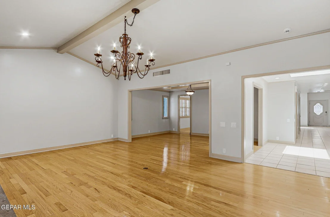 Photo of 1077 LOS JARDINES Circle