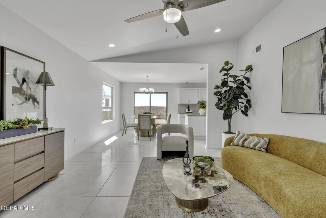 Photo of 904 SANDHURST Place
