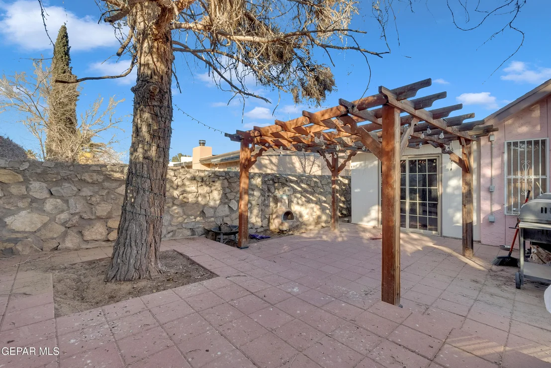 Photo of 2901 EADS Place