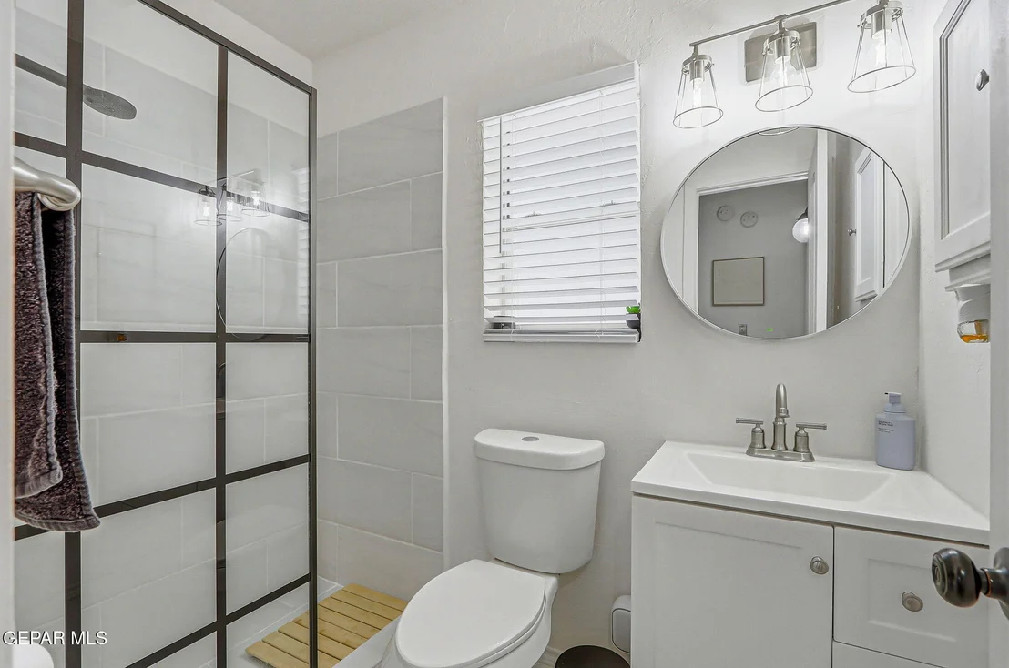 Photo of 2802 CASTLE HILL Circle