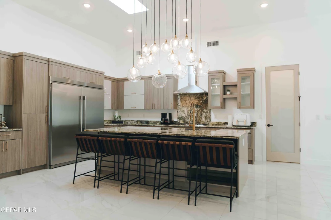 Photo of 653 BIR Circle