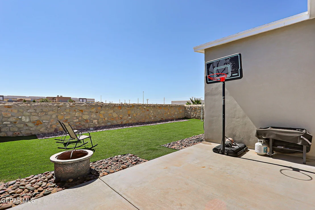 Photo of 424 STETSON Drive