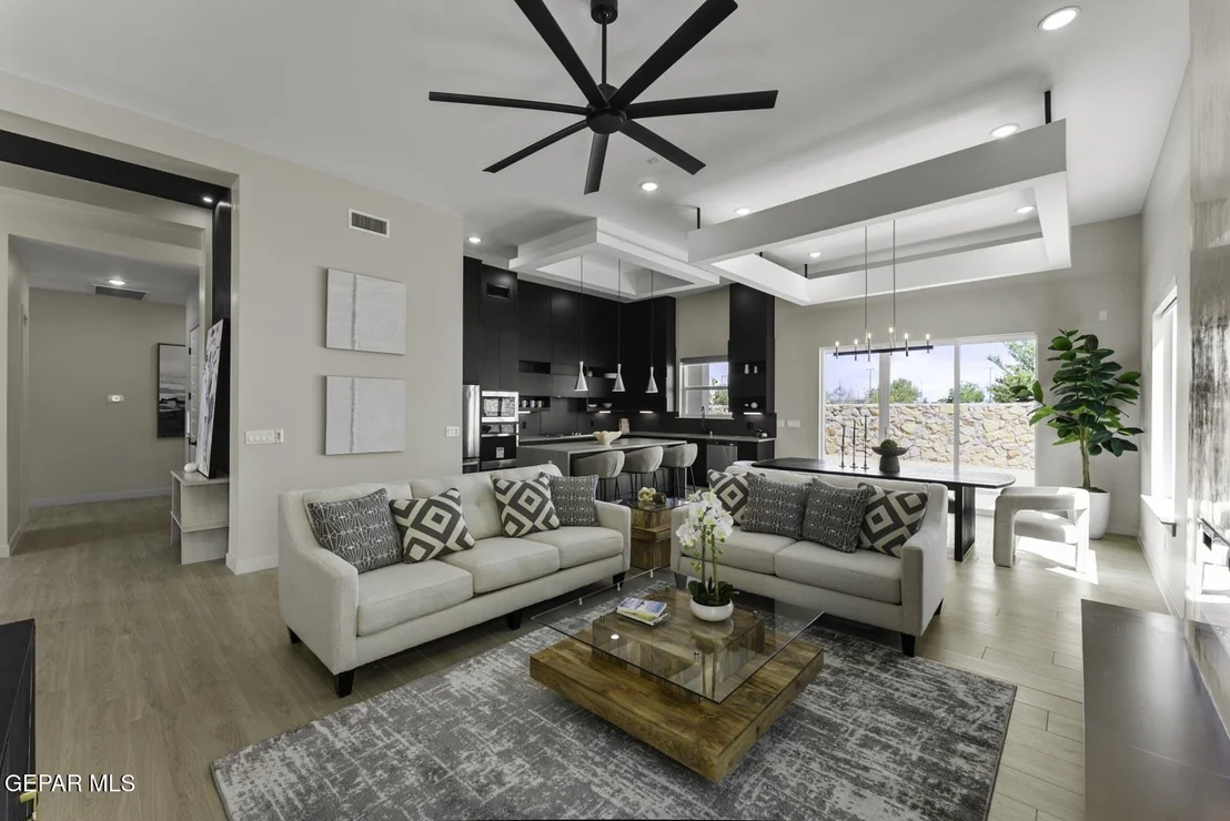 Photo of 916 Sandhurst Place