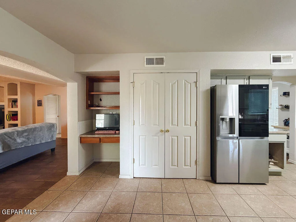 Photo of 695 Teichelkamp Drive
