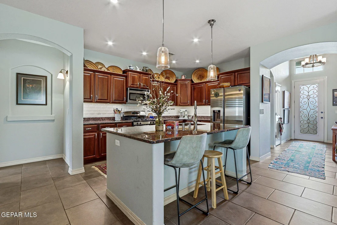 Photo of 7223 LONGSPUR Drive
