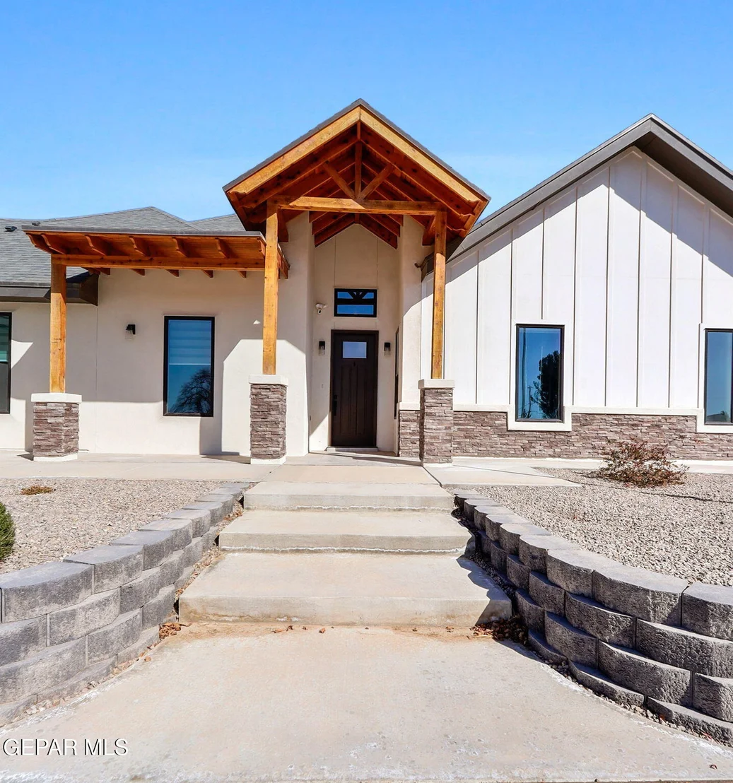 Photo of 12329 SUGDEN Road