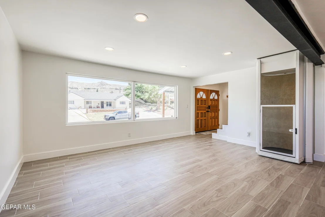 Photo of 704 MCKELLIGON Drive