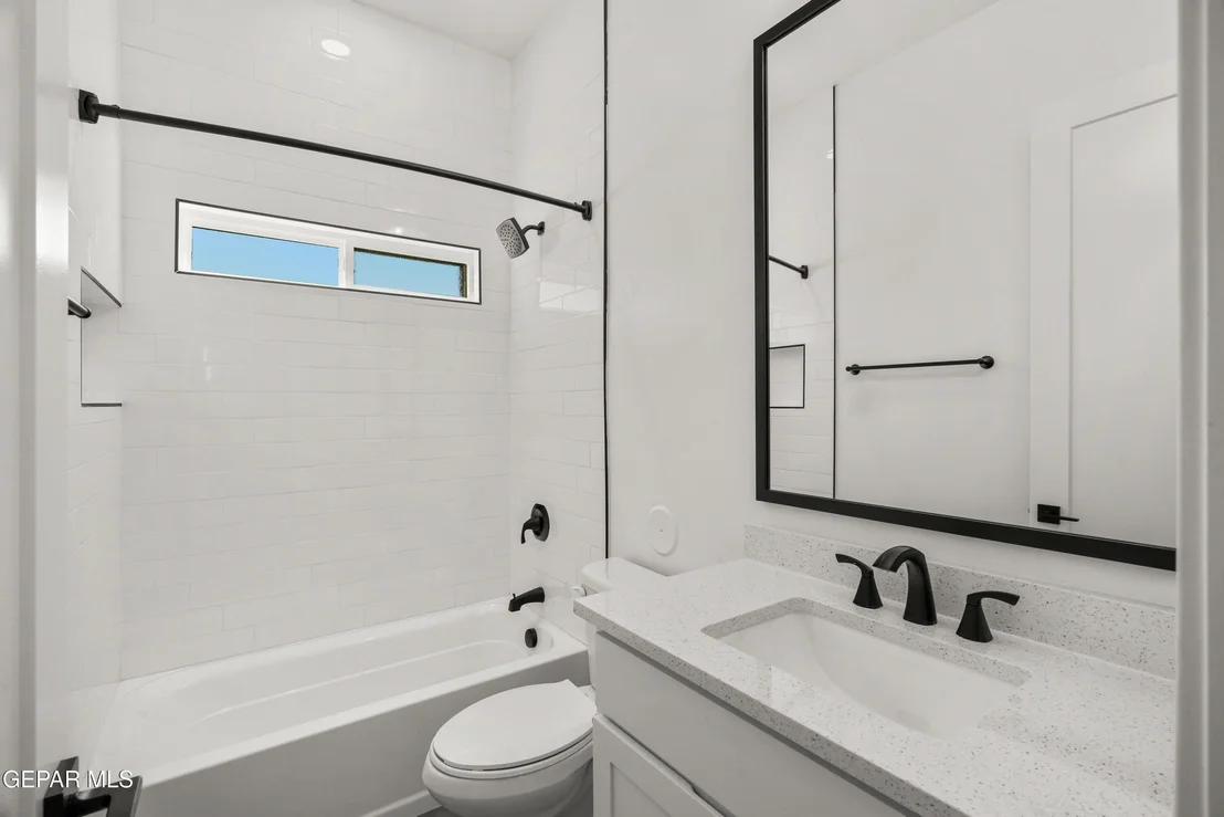 Photo of 15052 Laura Lane