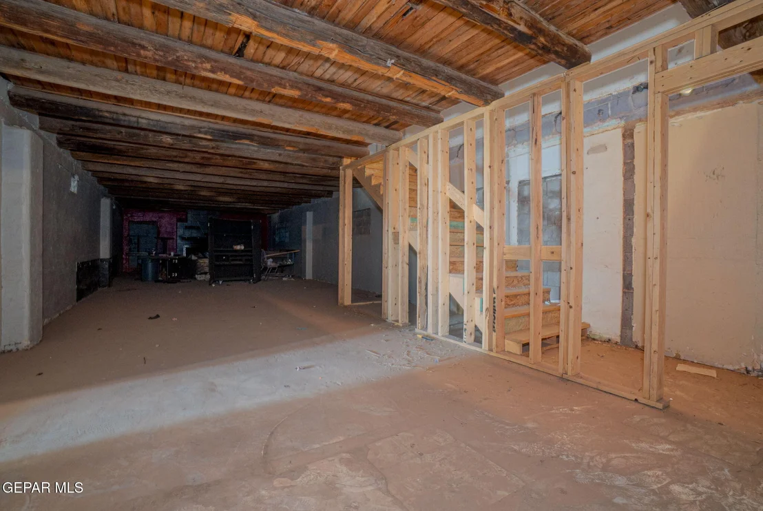 Photo of 4131 THOMASON Avenue