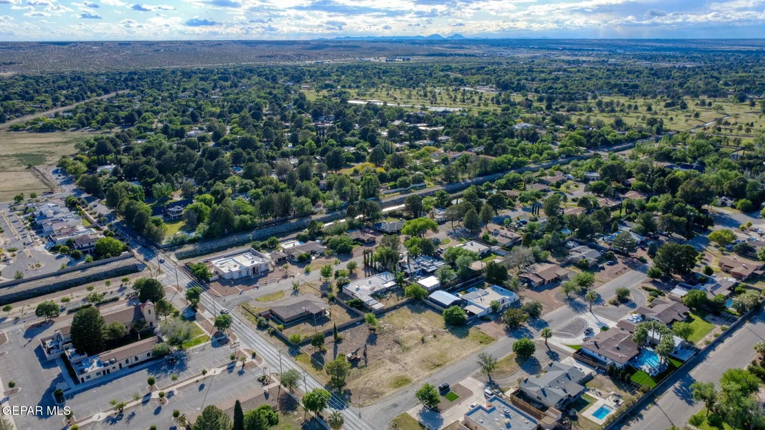 Photo of 425 W SUNSET Road