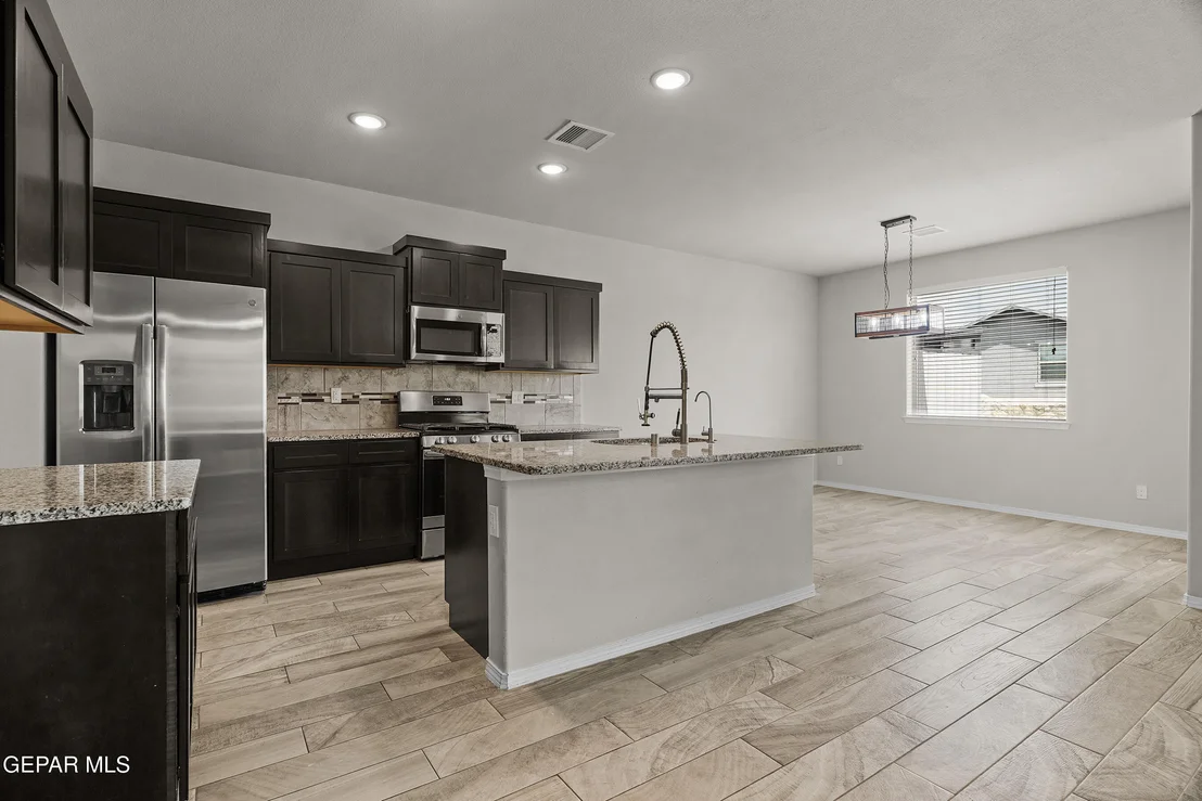 Photo of 7401 EAGLE VISTA Drive