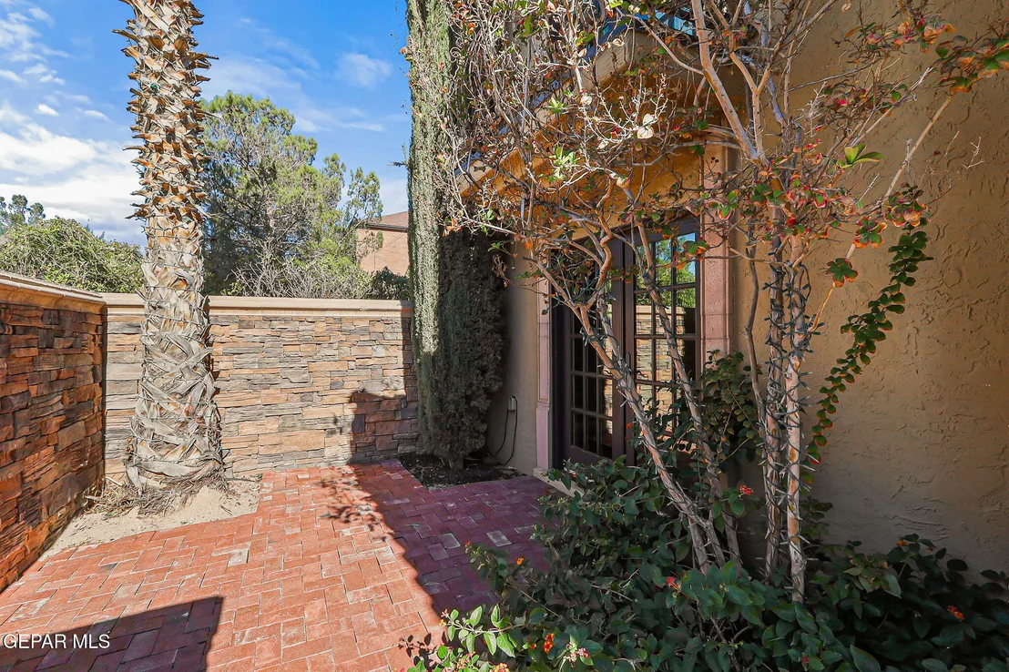 Photo of 3934 Emory rd Road