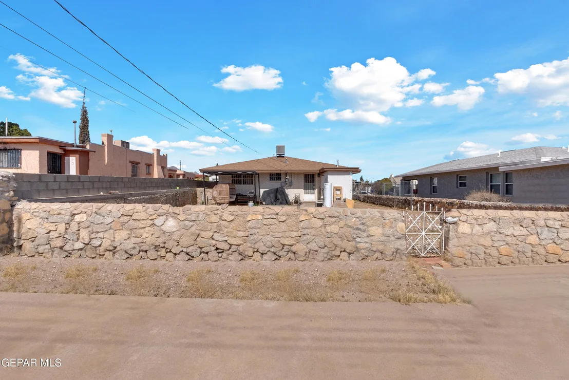 Photo of 3818 JACKSON Avenue