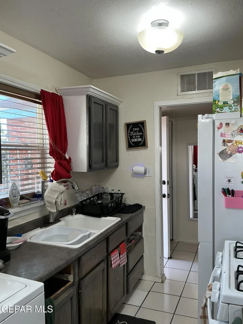 Photo of 6501 AZTEC Road