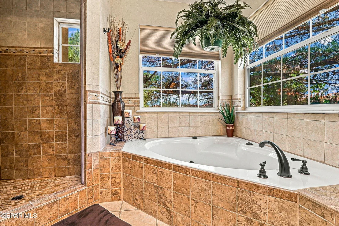 Photo of 1158 PINE RIDGE Way