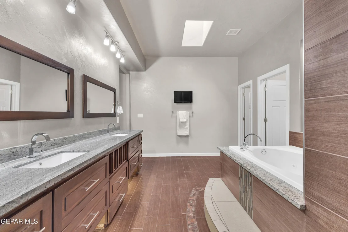Photo of 1695 OPTIMA Way