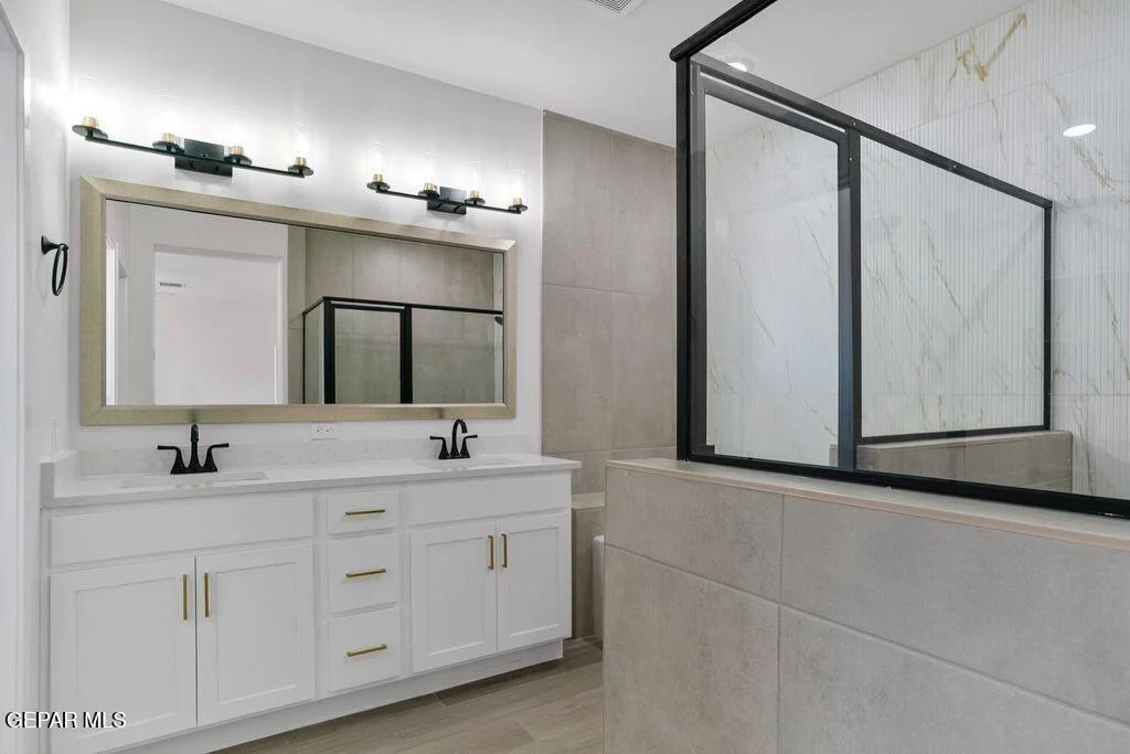 Photo of 3761 Scheme Place