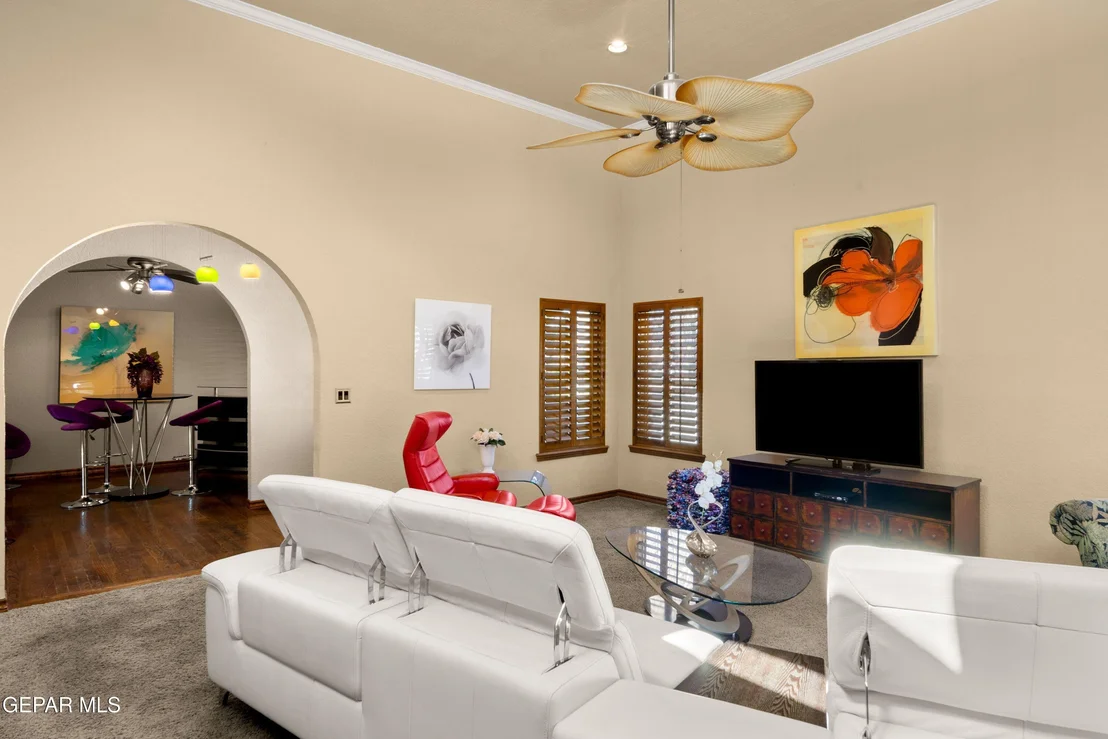 Photo of 612 WILLOW GLEN Drive