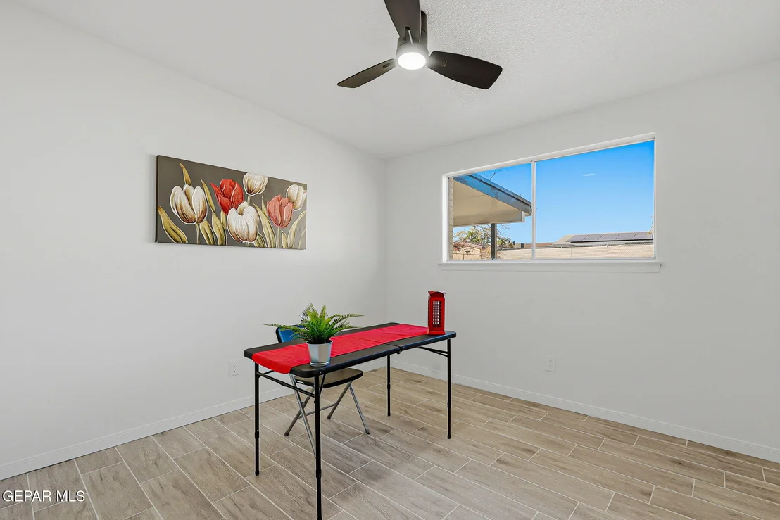 Photo of 113 W POINT Drive