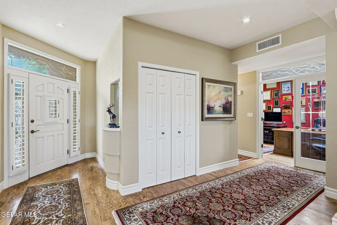 Photo of 1013 LOS JARDINES Circle