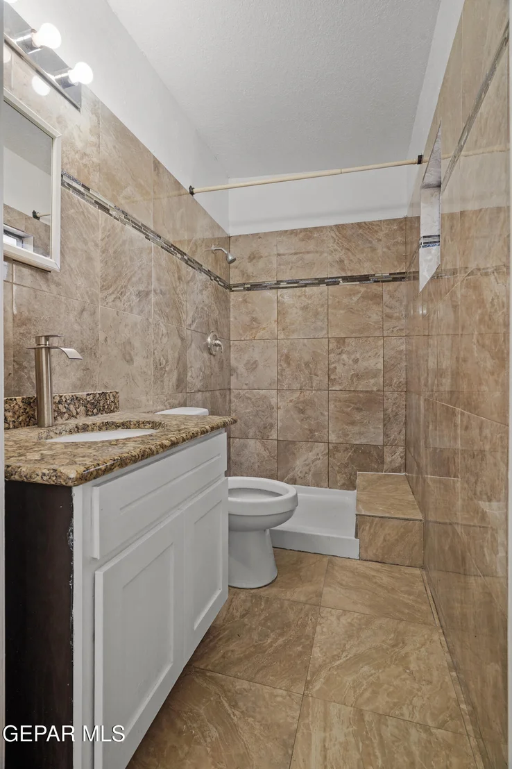 Photo of 4721 MAUREEN Circle