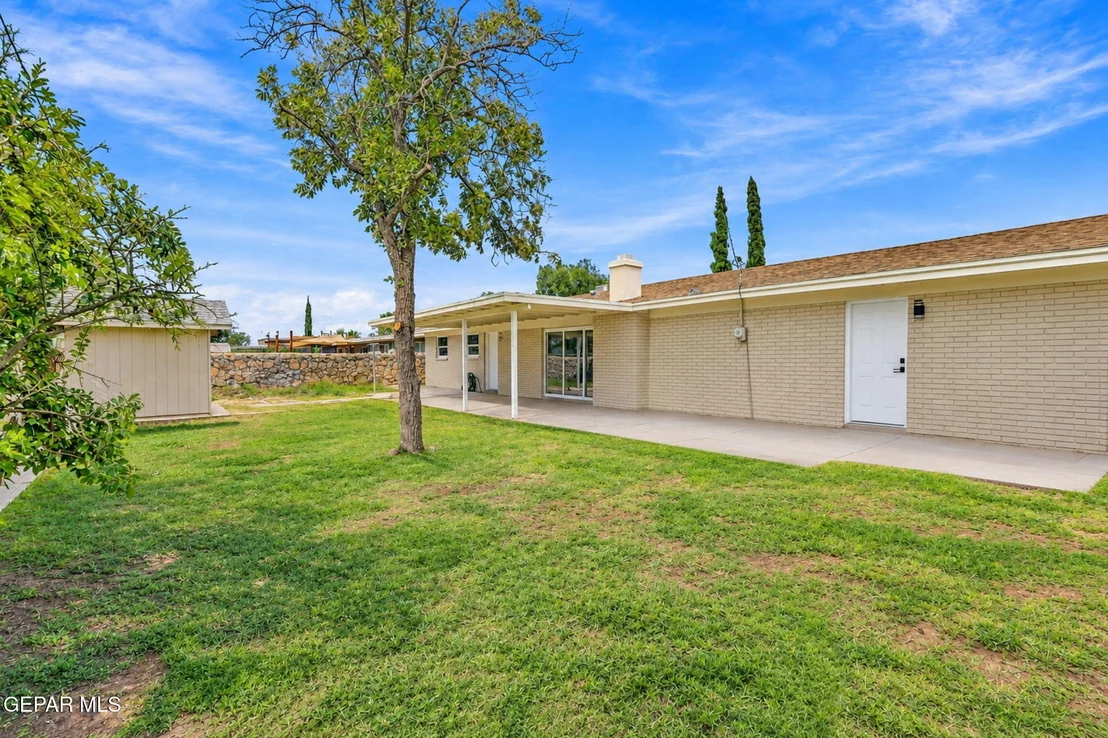 Photo of 8208 PARKLAND Drive