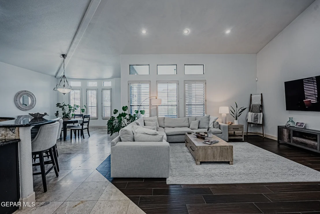 Photo of 6236 FRANKLIN HAWK Avenue