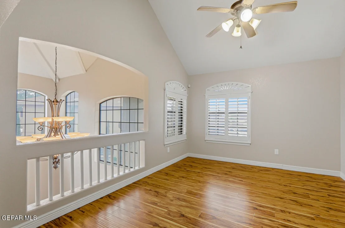 Photo of 524 BREWSTER Place