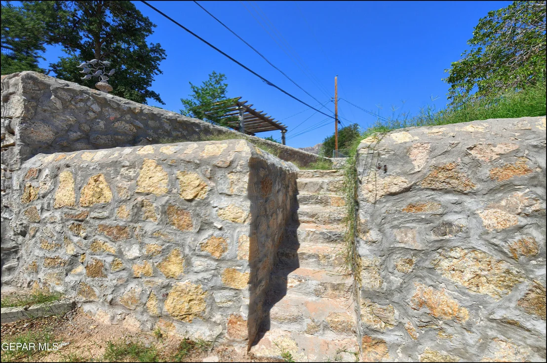 Photo of 3312 DIAMOND Drive