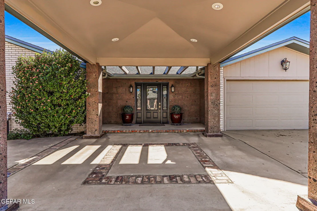 Photo of 824 AGUA CALIENTE Drive