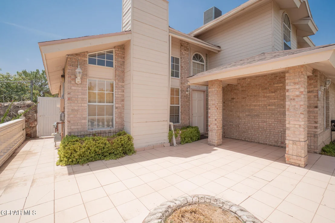 Photo of 5920 W VALLEY Circle