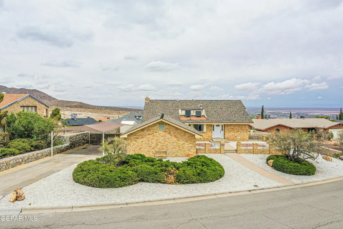 Photo of 2915 STONE EDGE Road
