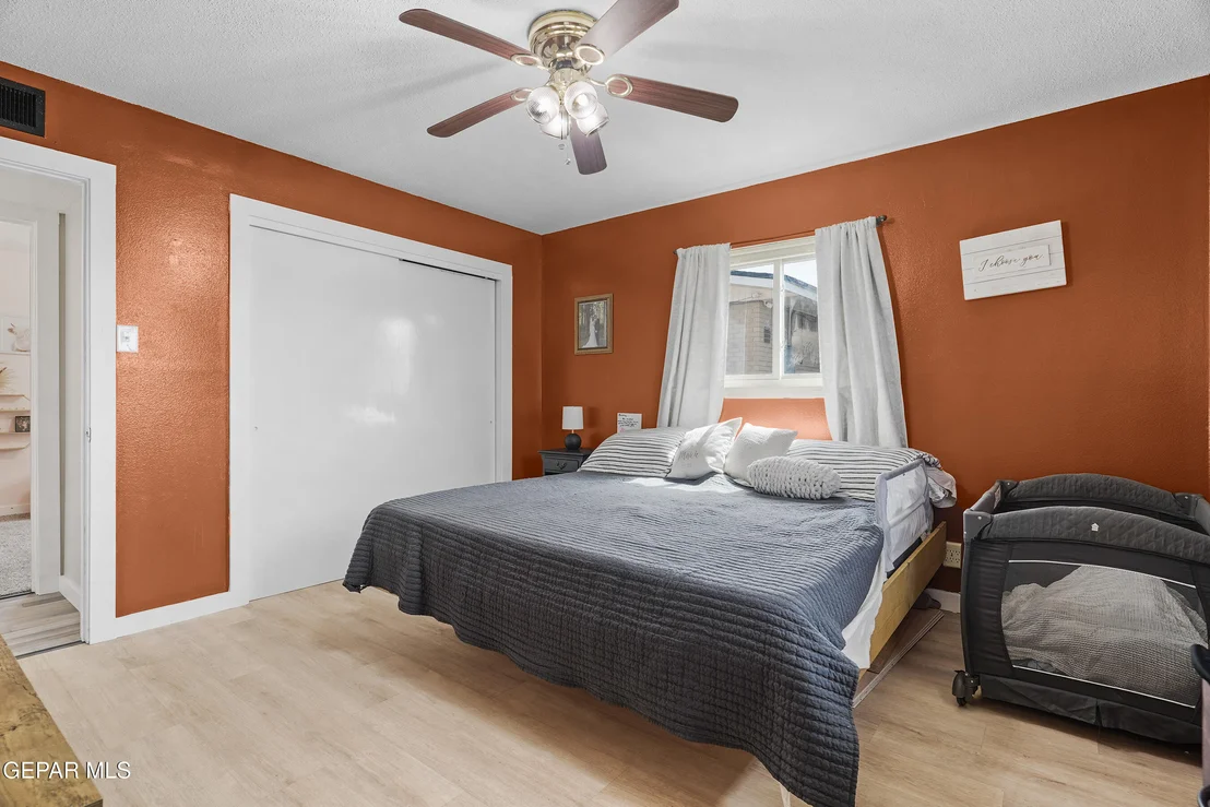 Photo of 5804 TAUTOGA Drive