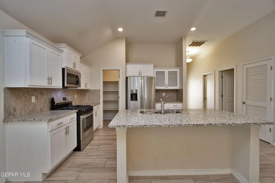 Photo of 285 PENBRIDGE Place