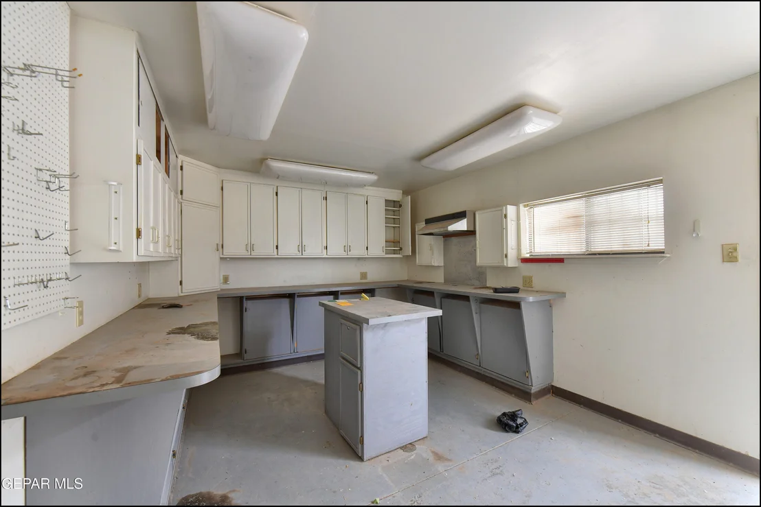 Photo of 2420 HAWLEY Circle