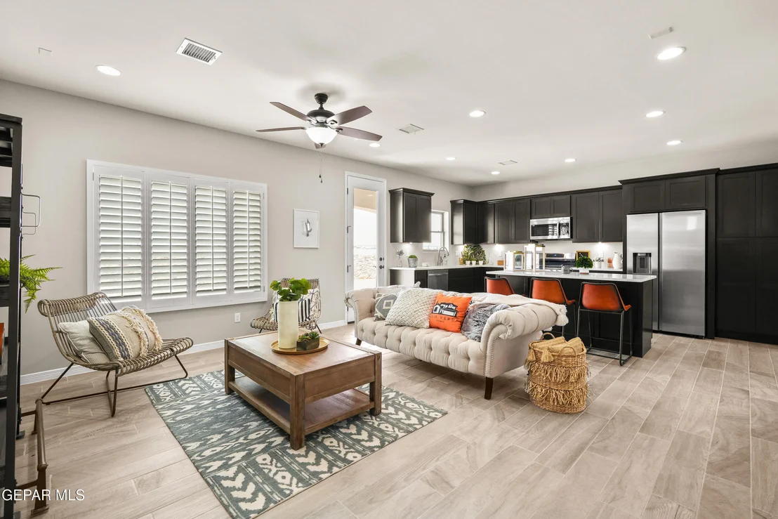 Photo of 12400 Amesbury