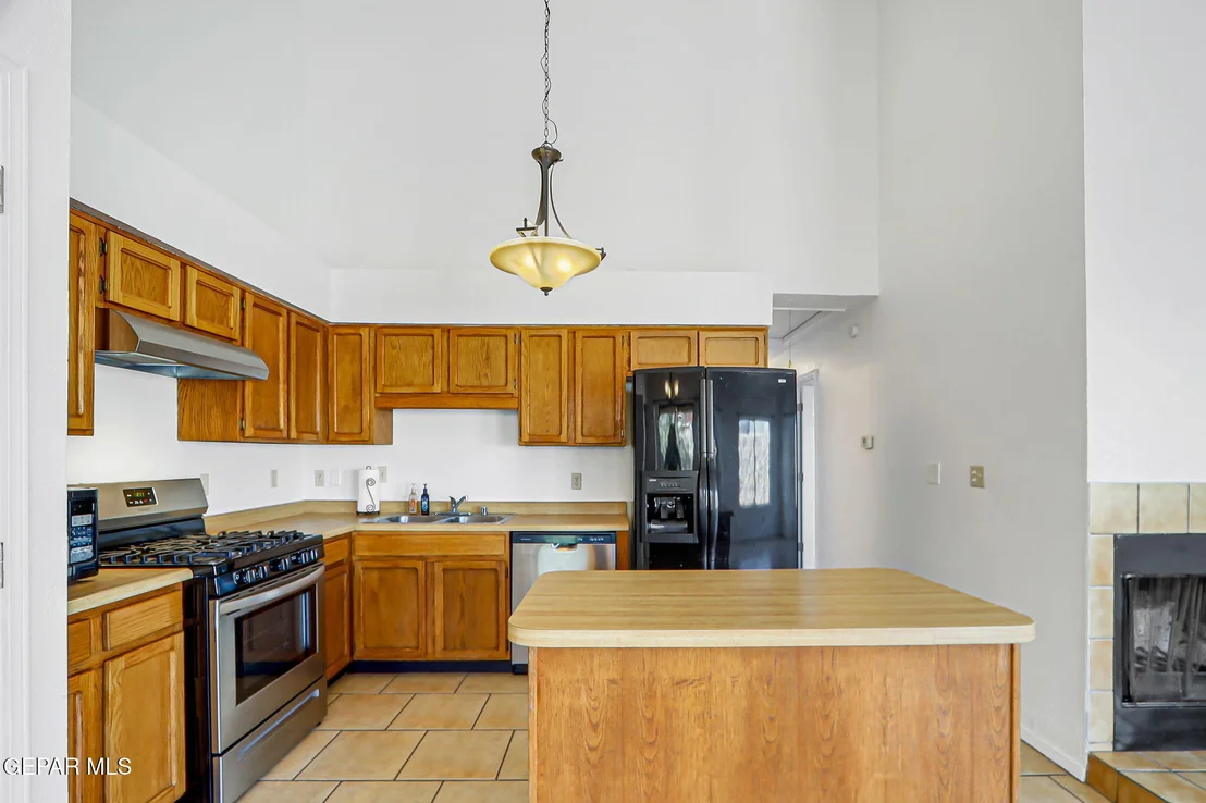 Photo of 10846 QUARTZ Street