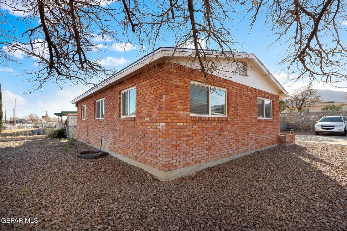 Photo of 4860 Winthrop Drive