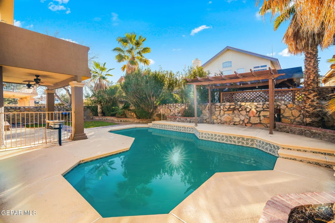 Photo of 2013 SHADOW RIDGE Drive