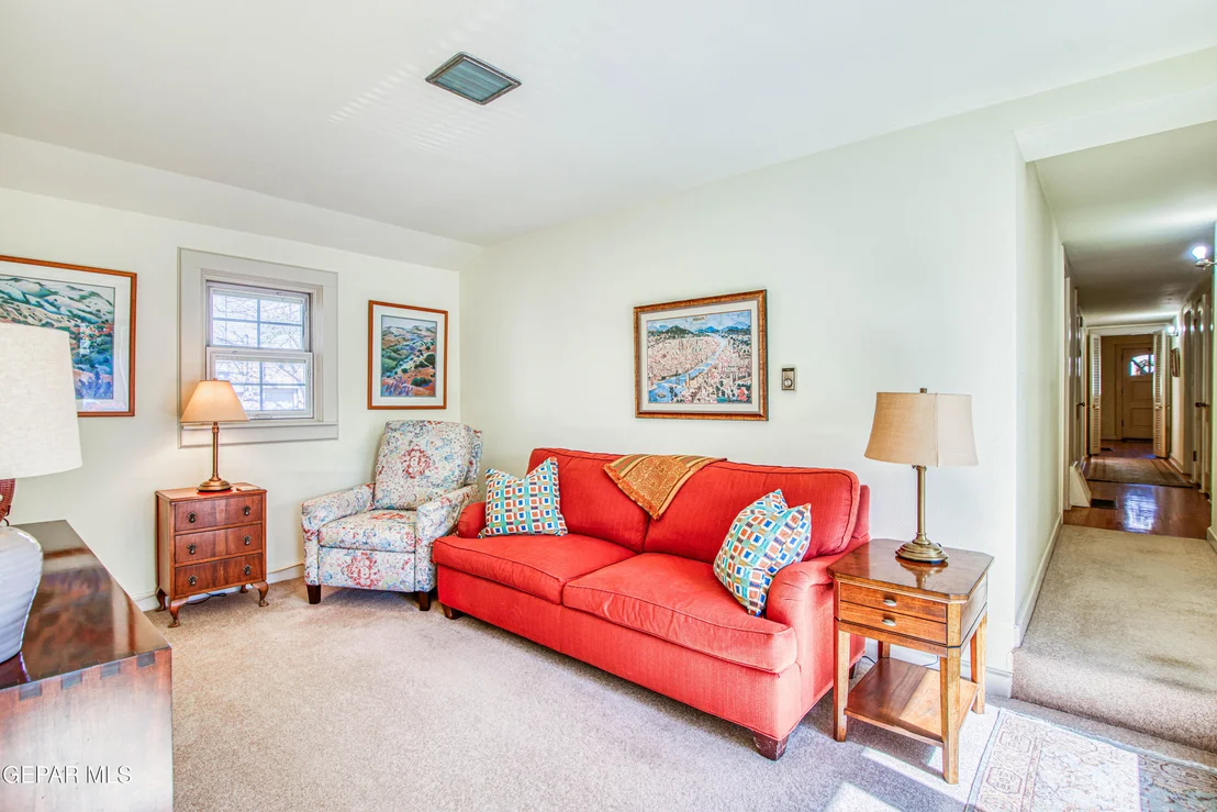 Photo of 900 MCKELLIGON Drive