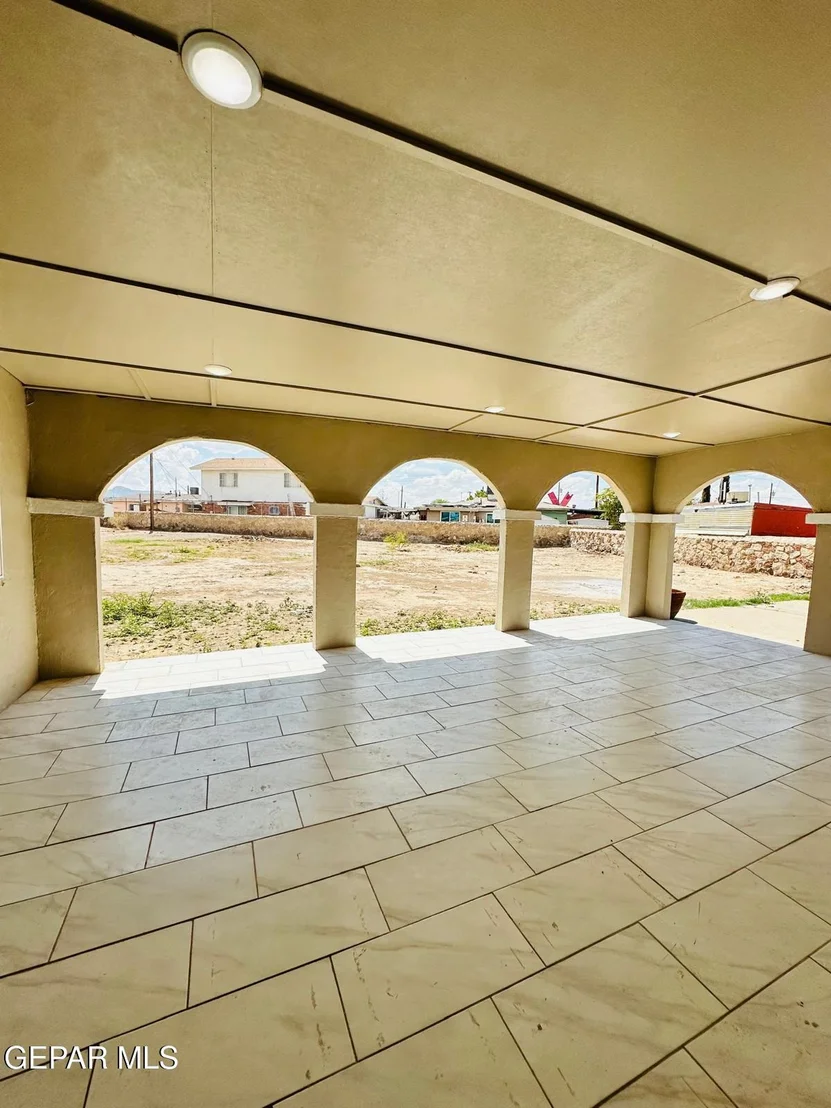 Photo of 5018 Flower Drive
