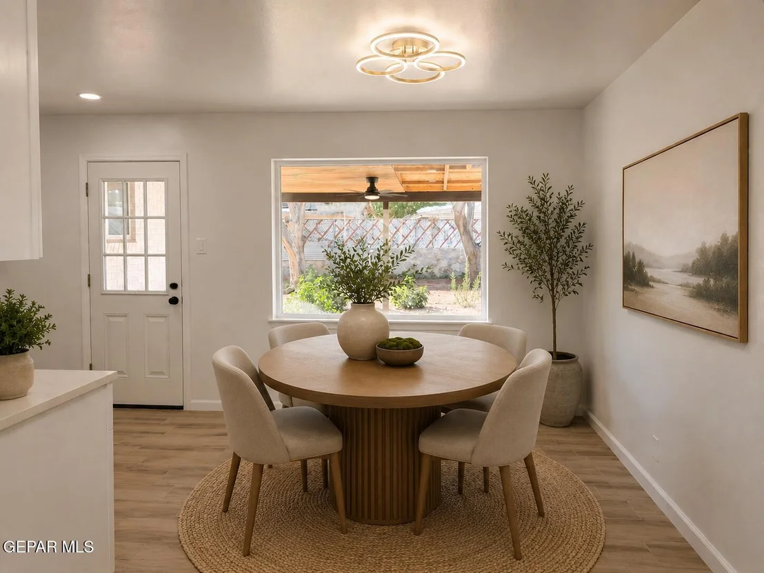 Photo of 1221 MEADOWVIEW Drive