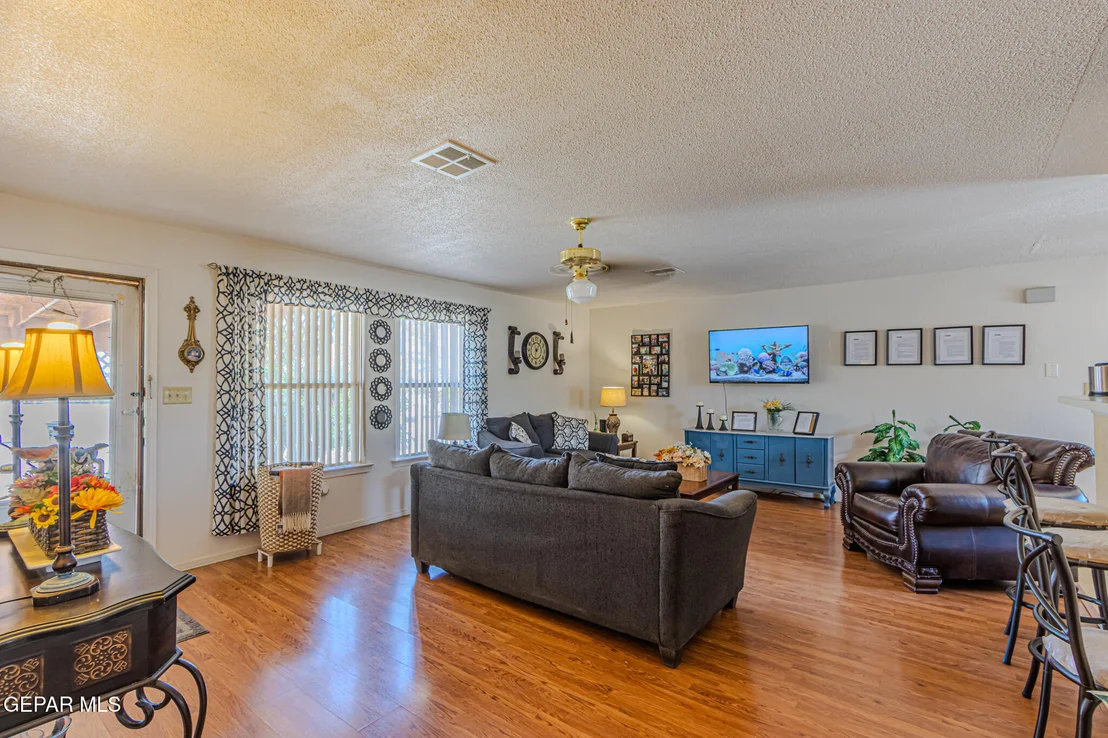 Photo of 1551 SEMINOLE Drive