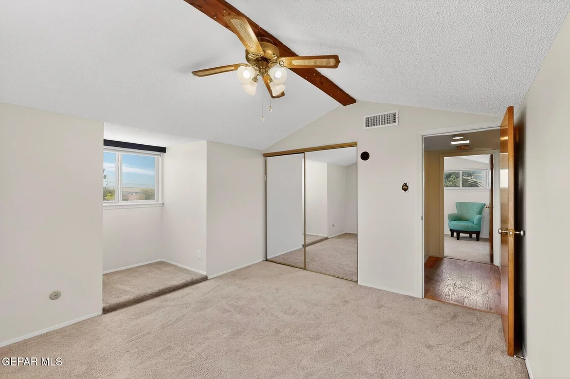 Photo of 537 RIDGEMONT Drive