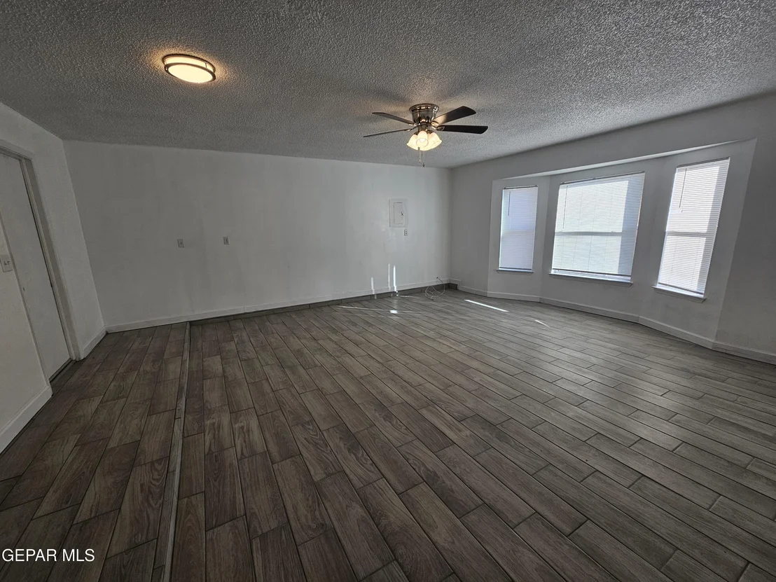 Photo of 2155 SUN MANOR Drive