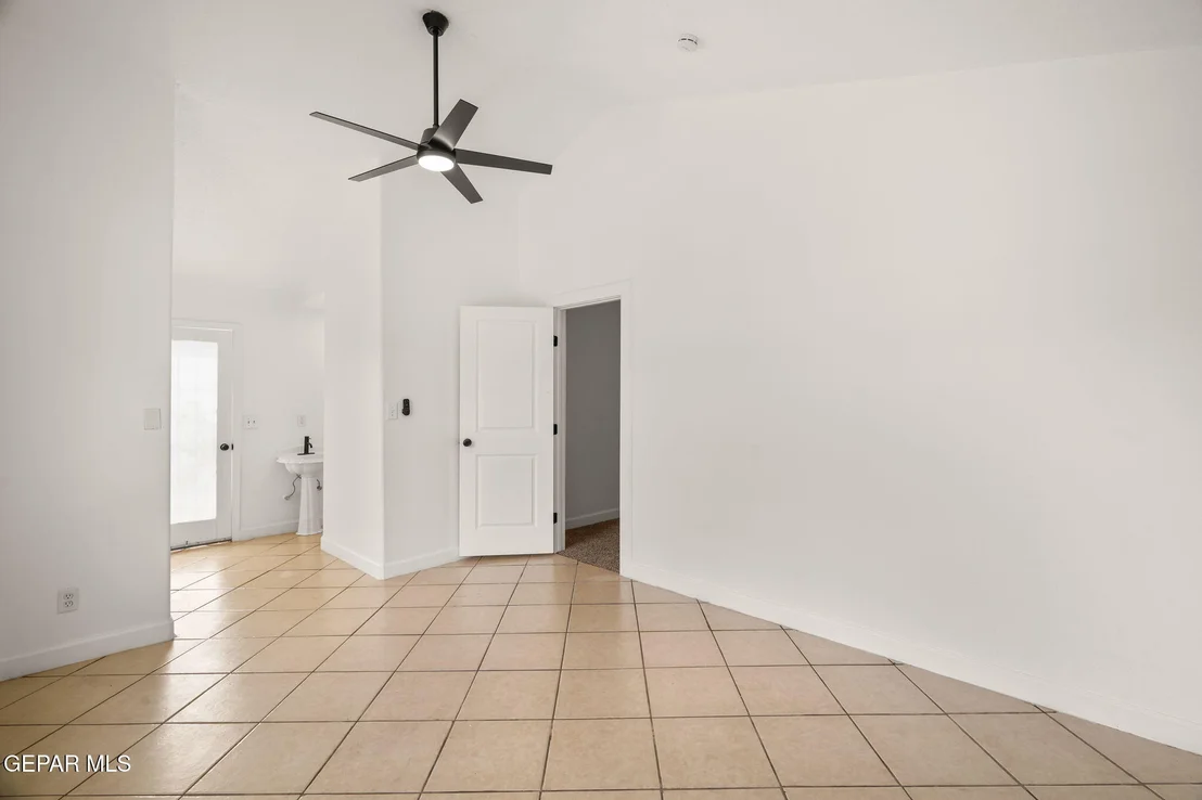Photo of 12385 Orchard Park