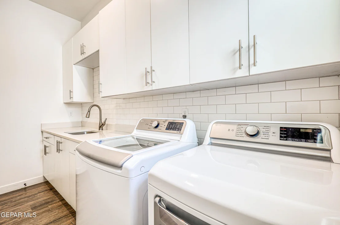 Photo of 5620 RIVER RUN Street